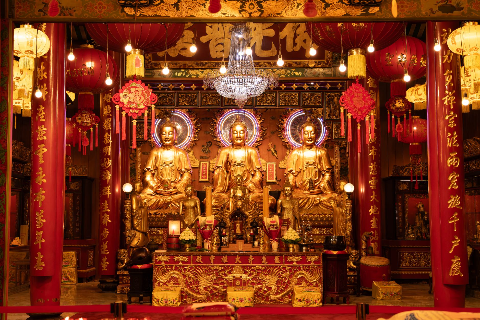 白沙屯媽祖進香隊伍中神轎突然轉向行走的戲劇性畫面