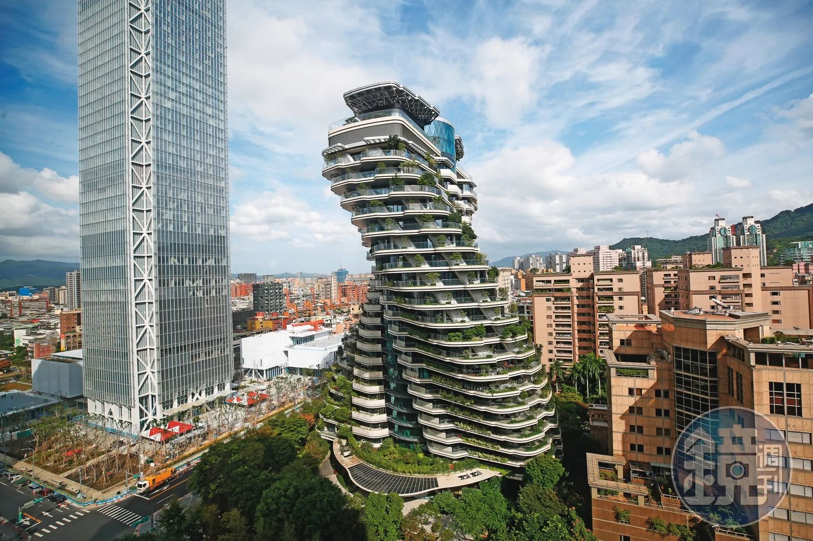 陶朱隱園建築外觀與信義區天際線